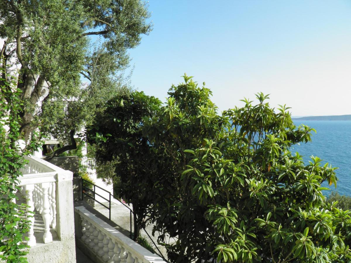 Apartments with a parking space Brela, Makarska - 11687 Bagian luar foto