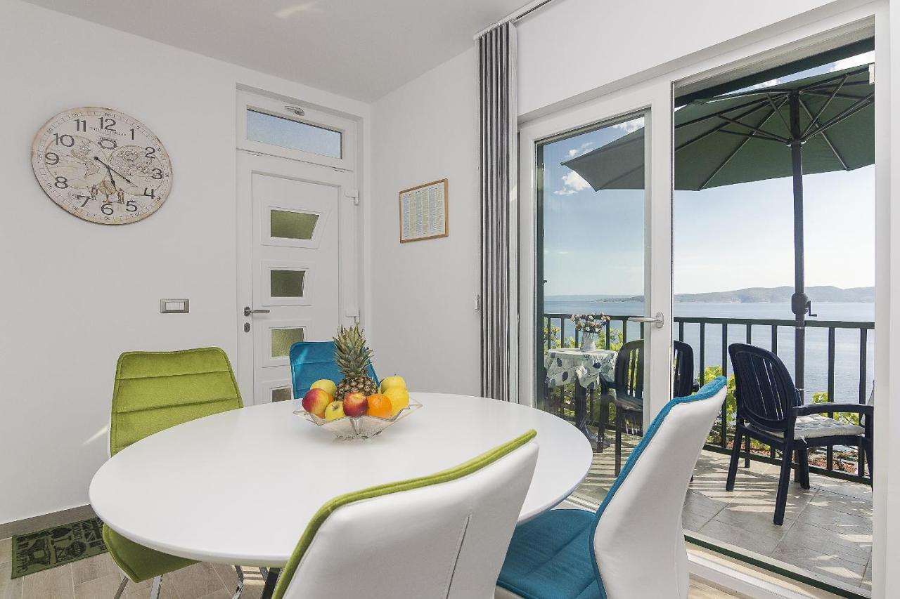 Apartments with a parking space Brela, Makarska - 11687 Bagian luar foto