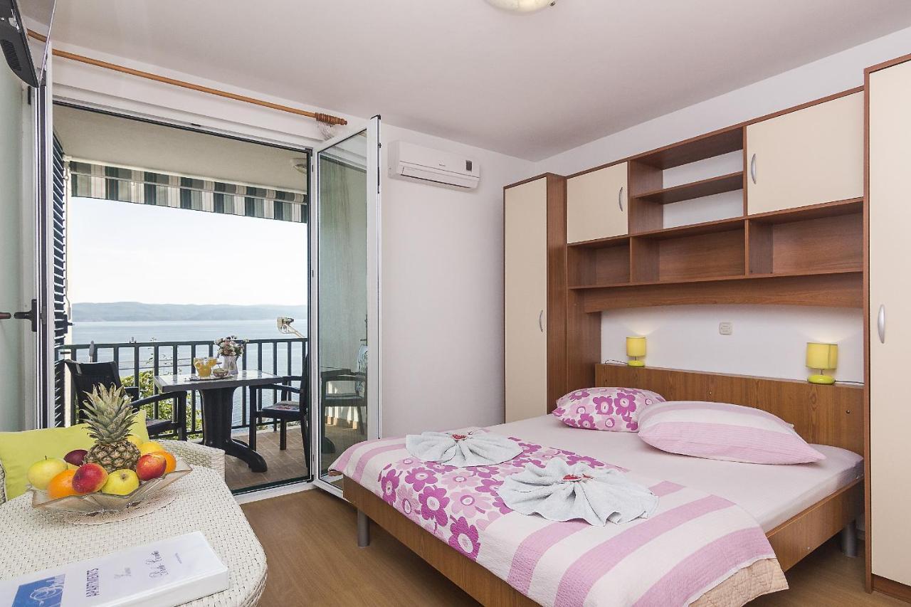 Apartments with a parking space Brela, Makarska - 11687 Bagian luar foto