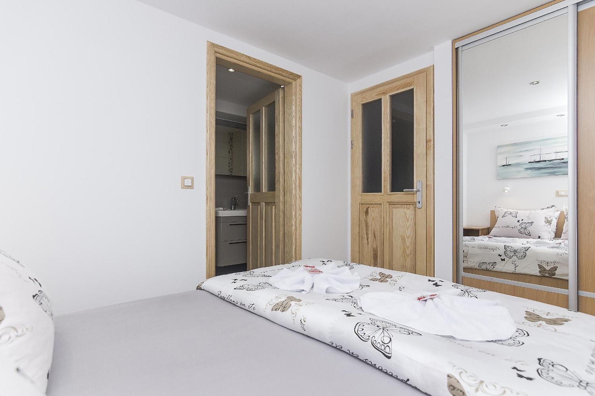 Apartments with a parking space Brela, Makarska - 11687 Ruang foto