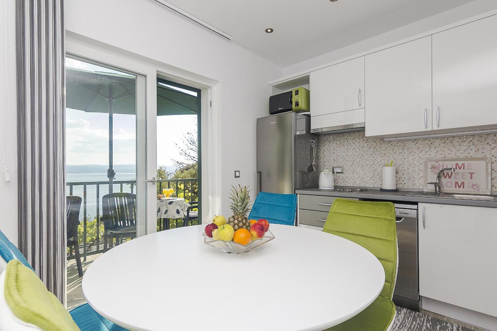 Apartments with a parking space Brela, Makarska - 11687 Ruang foto